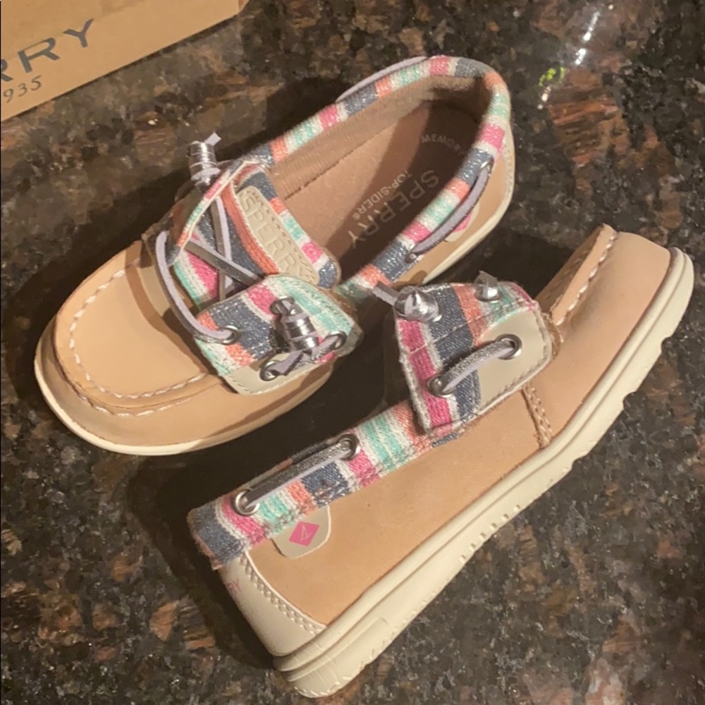 Girls casual shoes